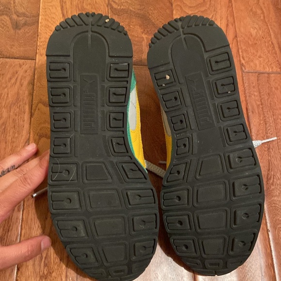 Puma sneakers in 6.5 - Picture 4 of 5